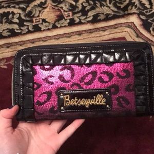 NWOT Betsey Johnson Betseyville Clutch